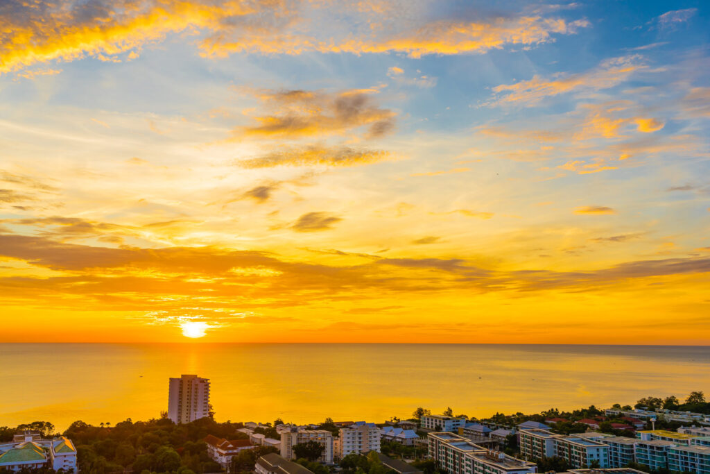 Thailand's Quiet Coast: Why Hua Hin's Peaceful Gulf Shore Is the Perfect Setting for Student English Learning 33 Hua Hin Gulf Shore student English learning