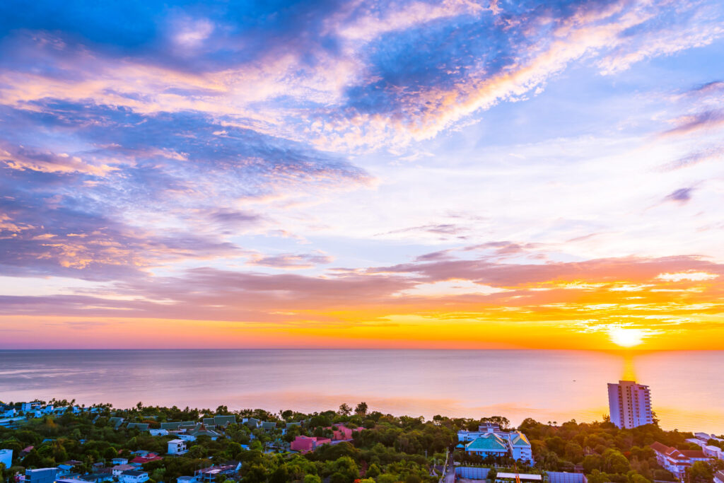 Thailand's Quiet Coast: Why Hua Hin's Peaceful Gulf Shore Is the Perfect Setting for Student English Learning 1 Thailand's quiet coast