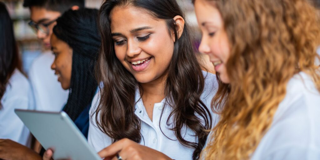 How Does Dragon Study Tours Structure the Morning to Maximise English Learning? 1 English immersion morning lessons