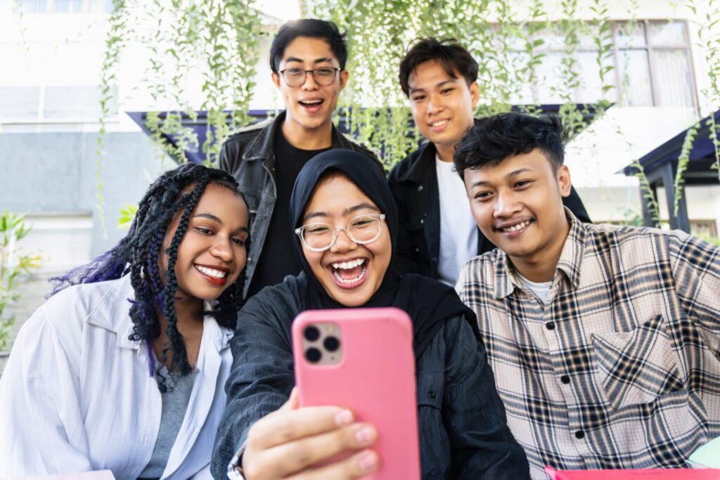 Closed Group School Trips to Thailand with Dragon Study Tours 1 closed group school trips to Thailand