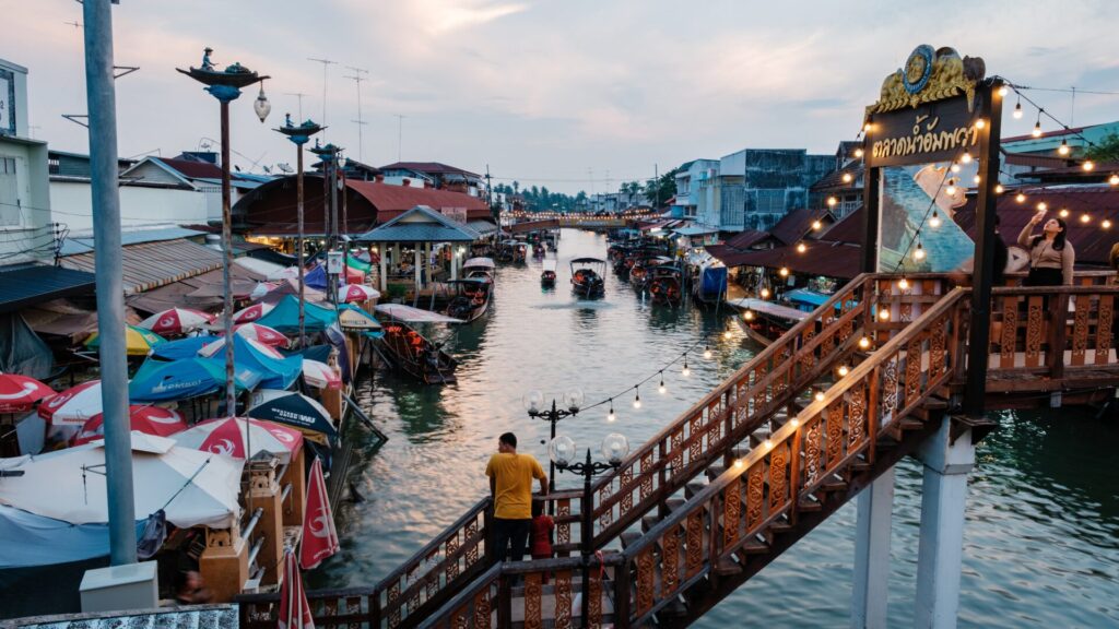 Dragon Student Life Channel 96 Hua Hin floating market